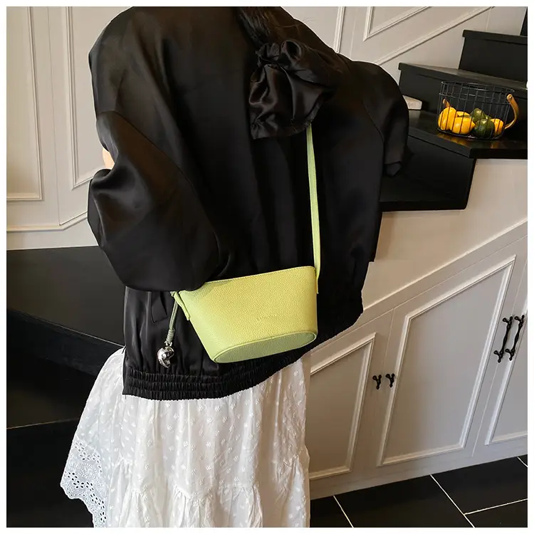 Women Textured Crossbody Bag White Adjustable Strap — feature 12