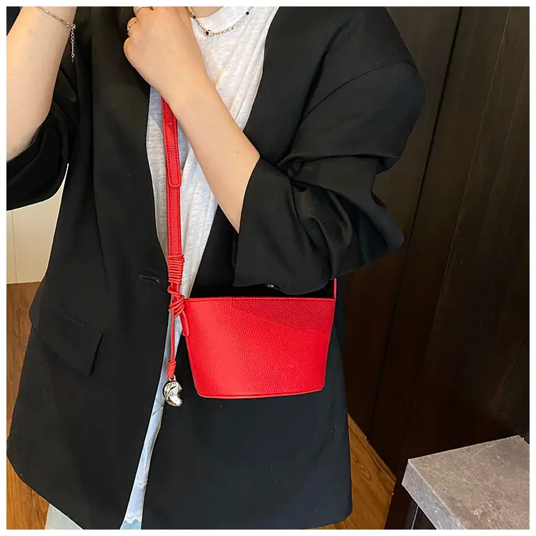Women Textured Crossbody Bag White Adjustable Strap — feature 19