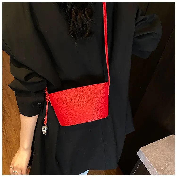Women Textured Crossbody Bag White Adjustable Strap — feature 21
