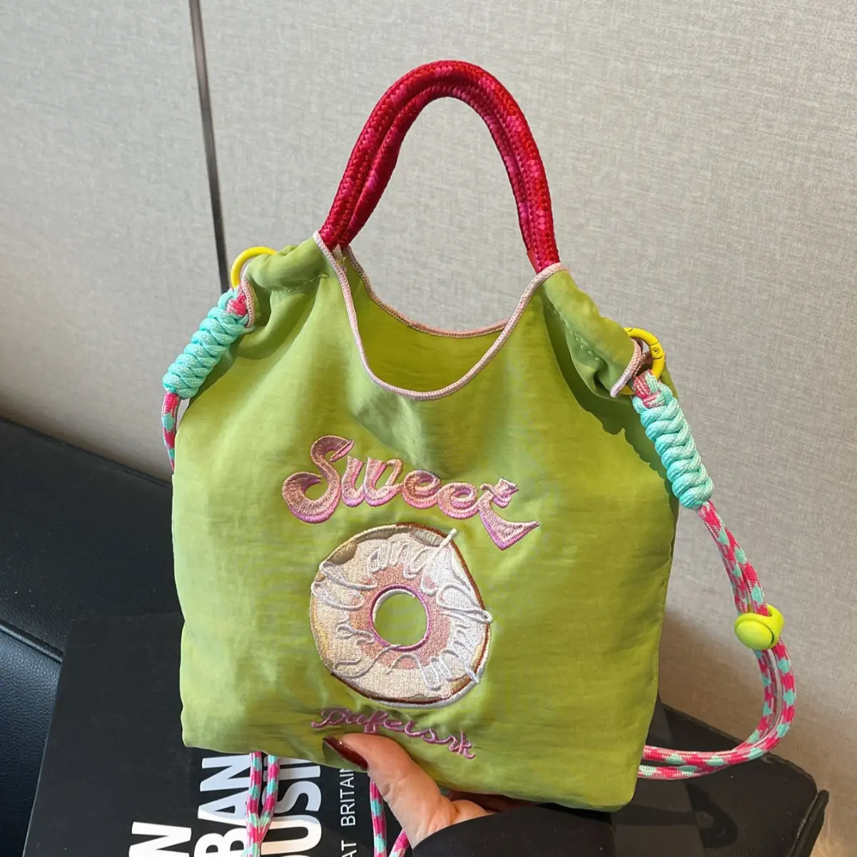 Green Straw Donut Shoulder Bag for Women 2025 — feature 1