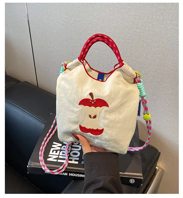 Green Straw Donut Shoulder Bag for Women 2025 — feature 38