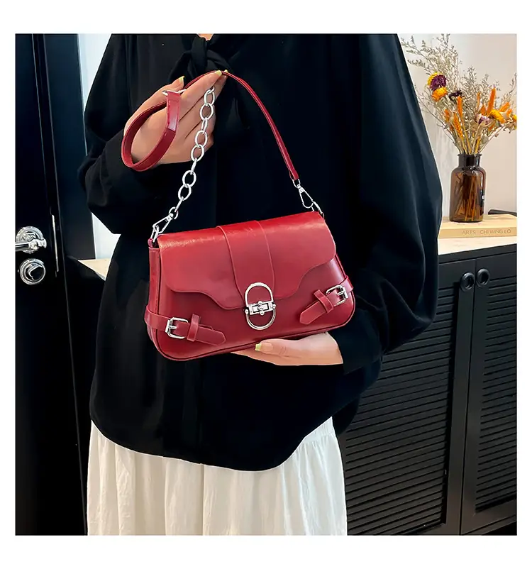 Women's Retro Chain Crossbody Bag 2025 Summer — feature 11