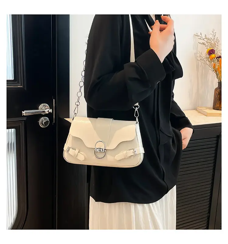 Women's Retro Chain Crossbody Bag 2025 Summer — feature 13