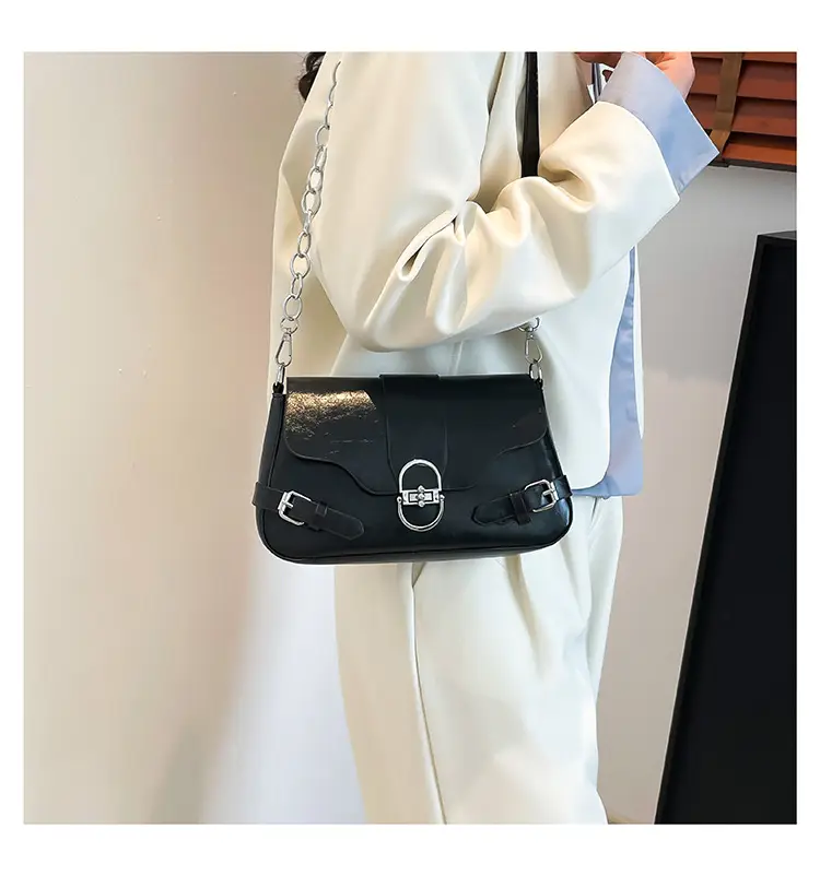 Women's Retro Chain Crossbody Bag 2025 Summer — feature 18