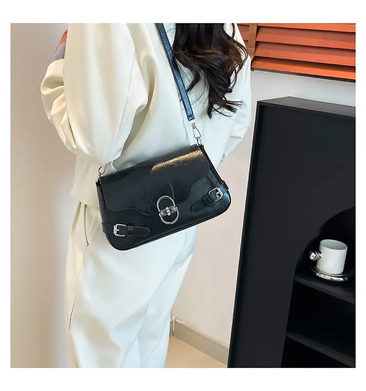 Women's Retro Chain Crossbody Bag 2025 Summer — feature 20