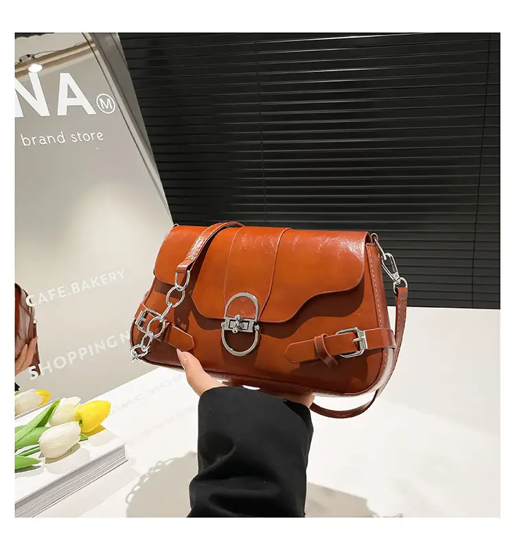 Women's Retro Chain Crossbody Bag 2025 Summer — feature 33