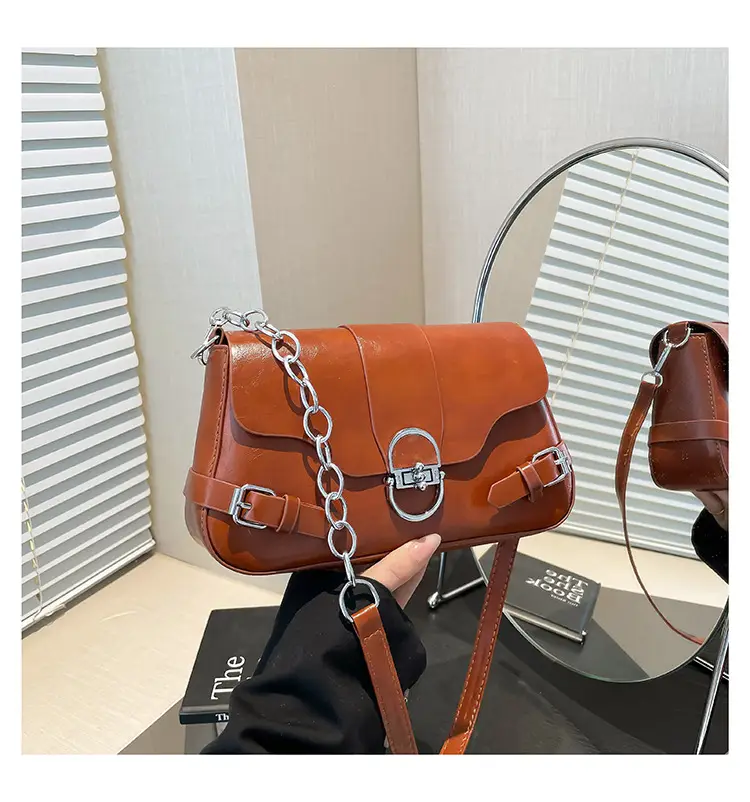 Women's Retro Chain Crossbody Bag 2025 Summer — feature 38