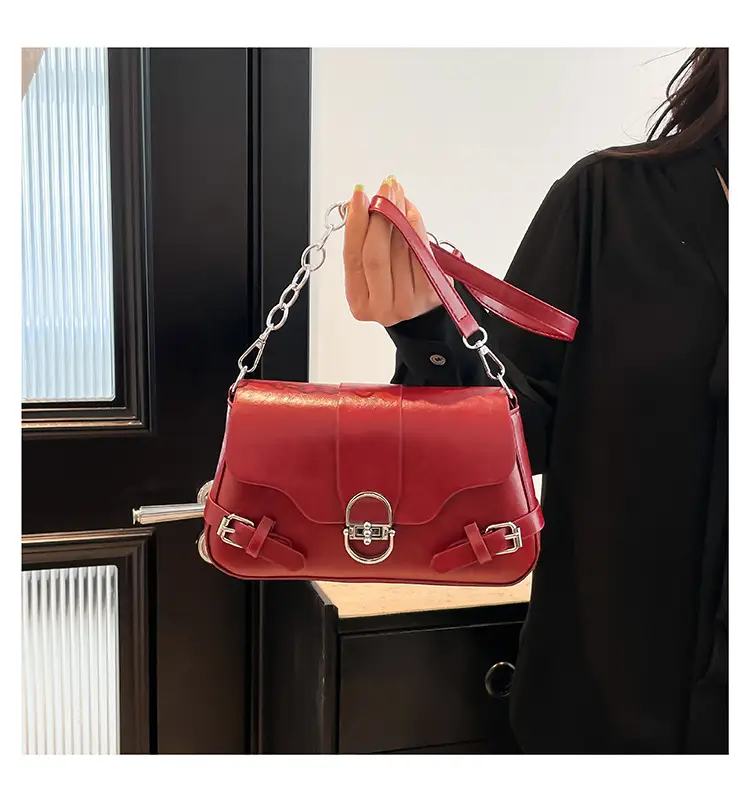 Women's Retro Chain Crossbody Bag 2025 Summer — feature 8