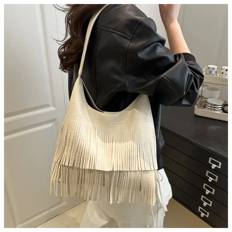 Korean Style Tassel Shoulder Bag for Women Large Capacity — feature 9