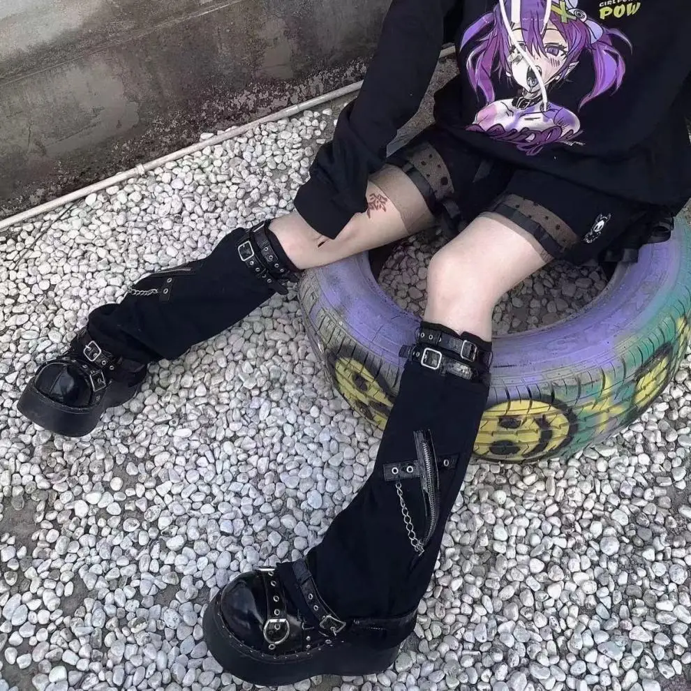 Black Cross Chain Leggings with Buckle Detail for Spice Girls — feature 10