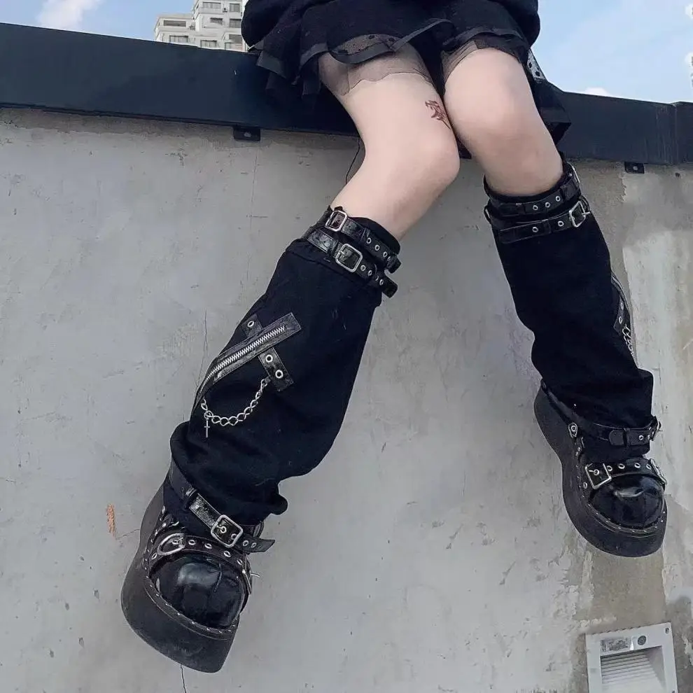 Black Cross Chain Leggings with Buckle Detail for Spice Girls — feature 8
