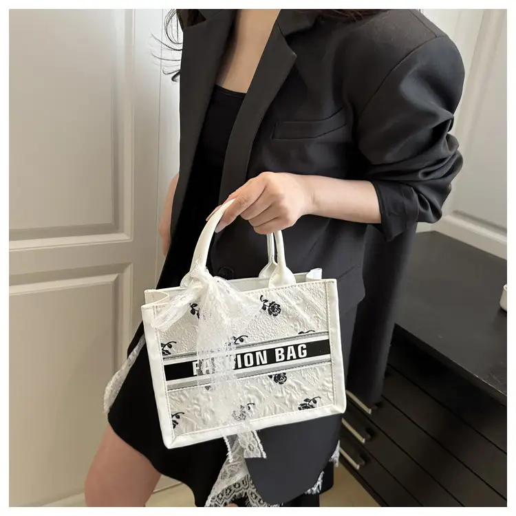 Women's Personalized Tote Bag Black White Stylish Commuter — feature 8