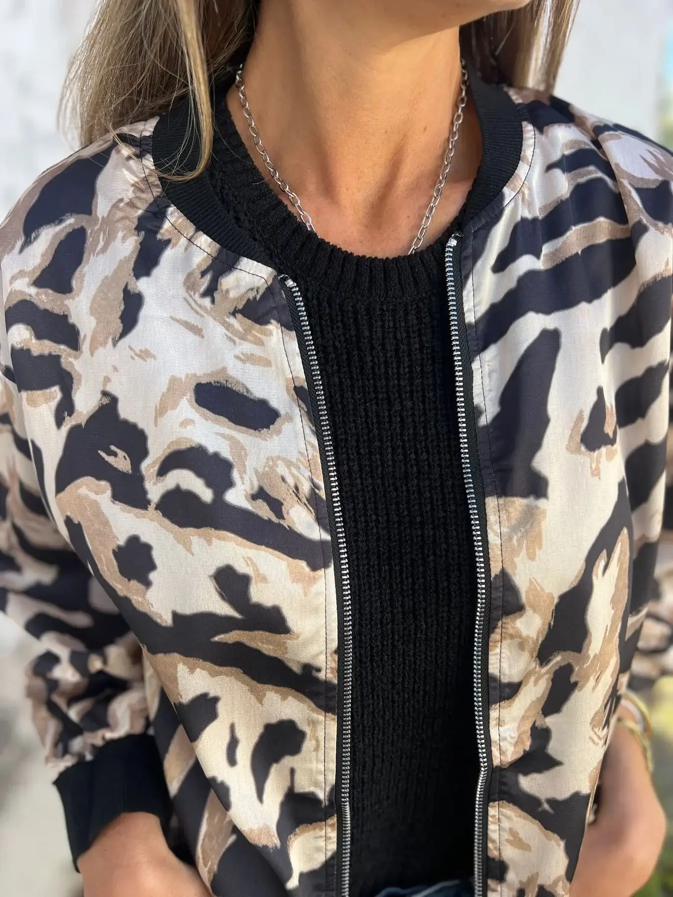 Women's Bomber Jacket Black White Print Zipper Autumn Wear — feature 5