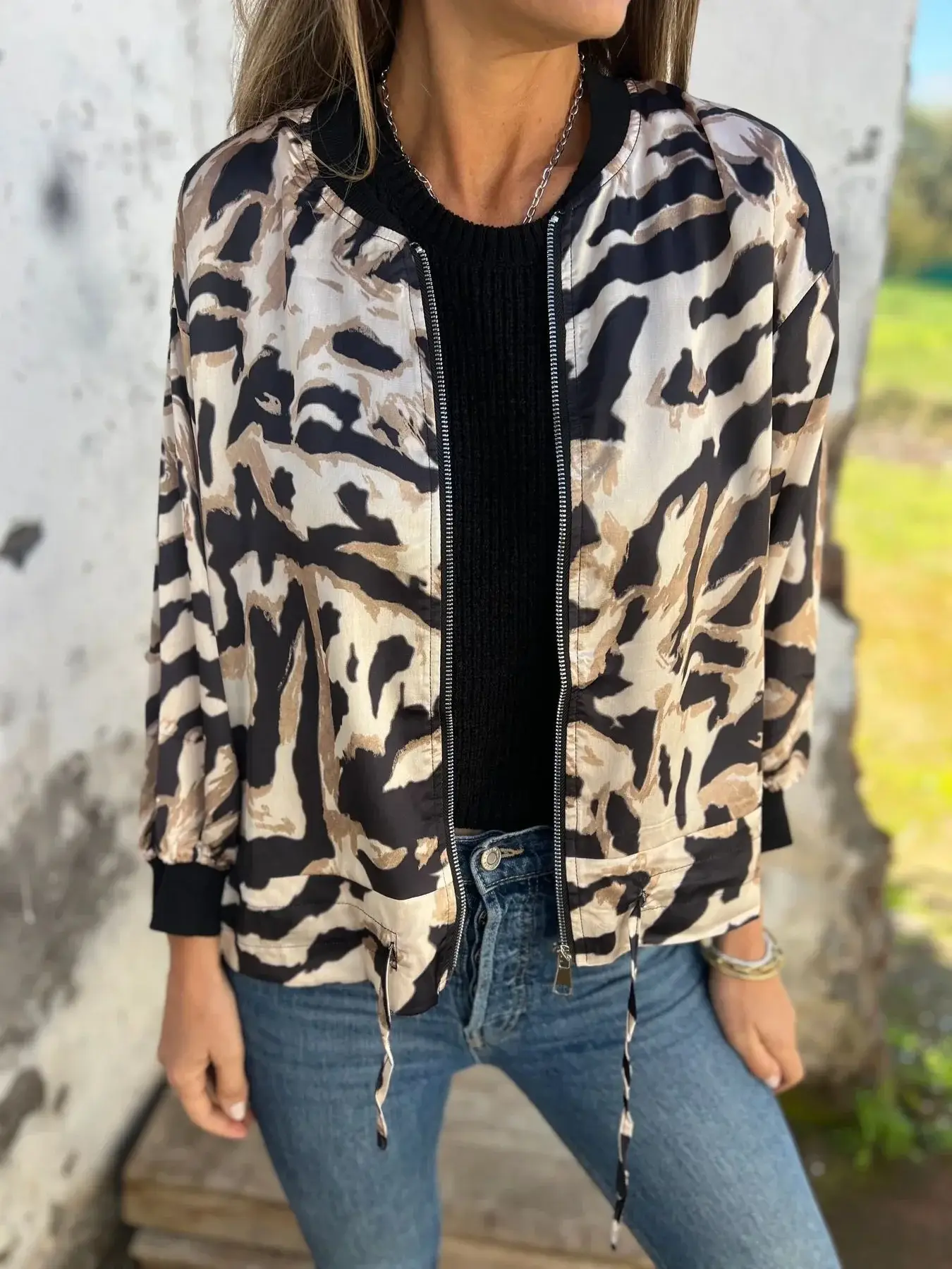 Women's Bomber Jacket Black White Print Zipper Autumn Wear — feature 6
