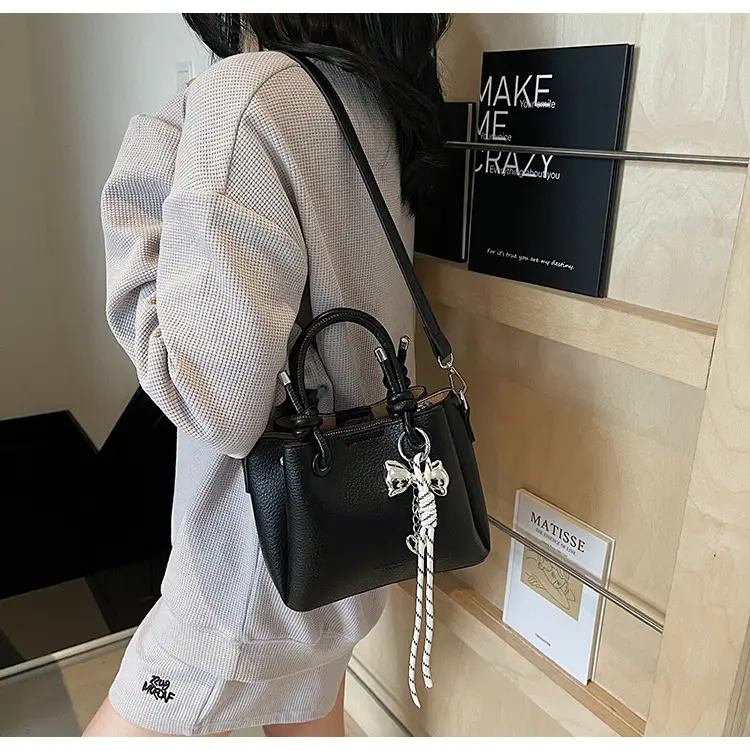 Beige Leather Bucket Bag 2025 Korean Style — feature 12