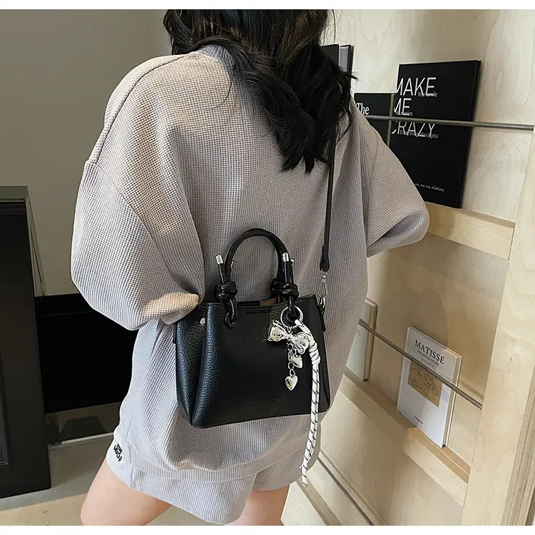 Beige Leather Bucket Bag 2025 Korean Style — feature 13