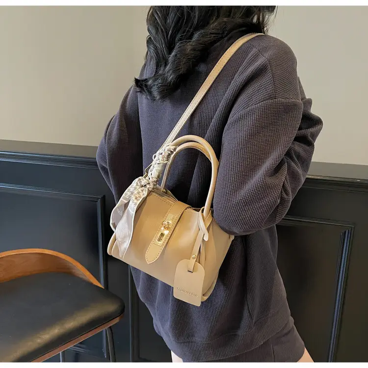 Women Crossbody Bag Korean Design Beige 2026 — feature 12