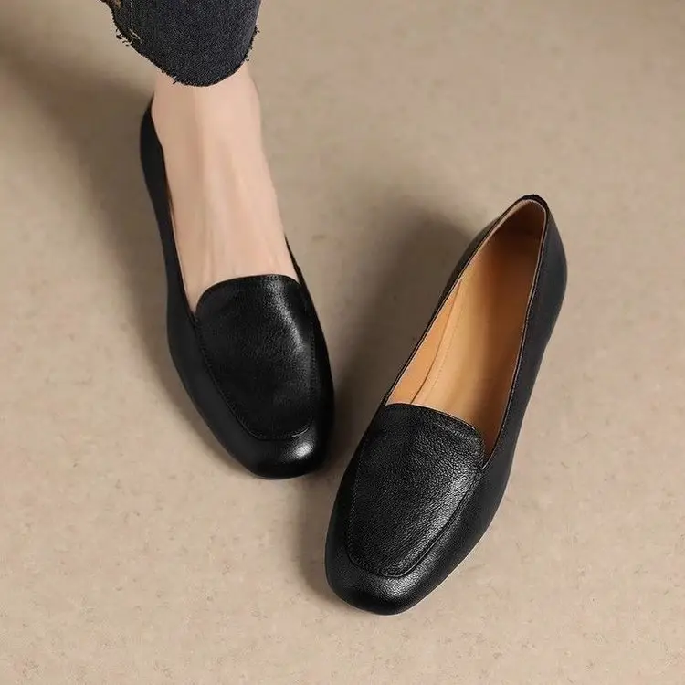 French Retro Soft Leather Loafers for Women, Thick Heel, Small Leather Shoes, 2025 Spring New Low Heel Pumps — feature 12