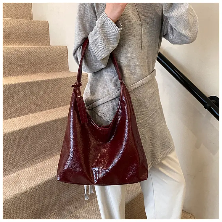 Women Cross-Border Casual Shoulder Tote Bag Cream Spring 2026 — feature 10