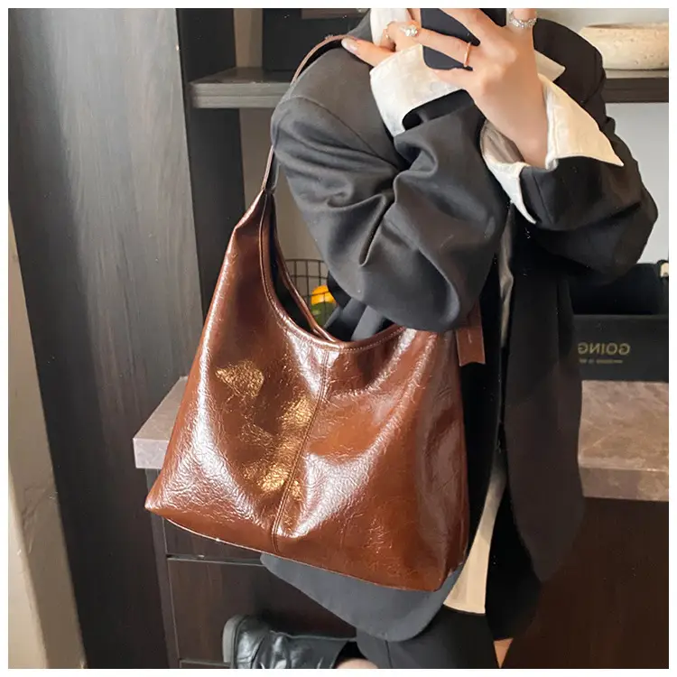 Women Cross-Border Casual Shoulder Tote Bag Cream Spring 2026 — feature 16