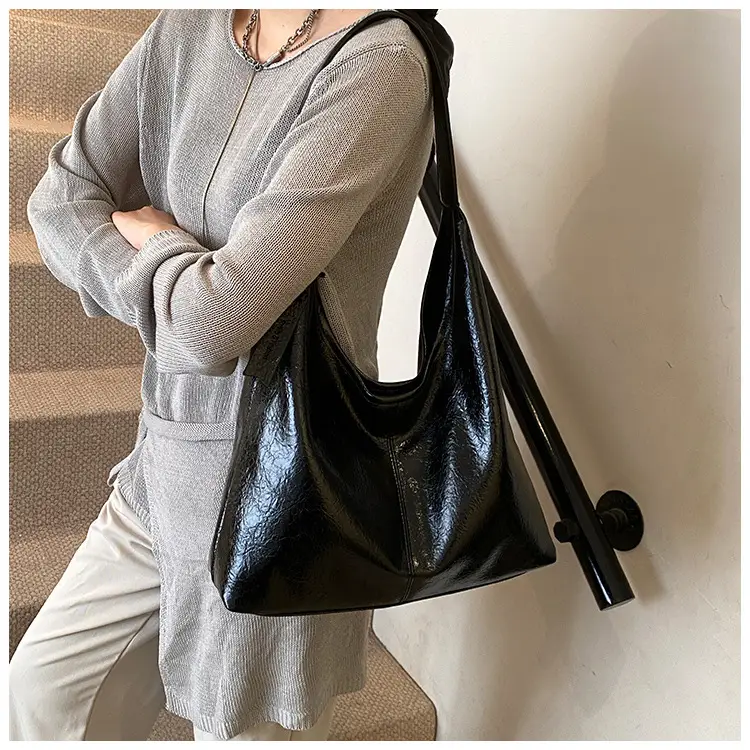 Women Cross-Border Casual Shoulder Tote Bag Cream Spring 2026 — feature 7