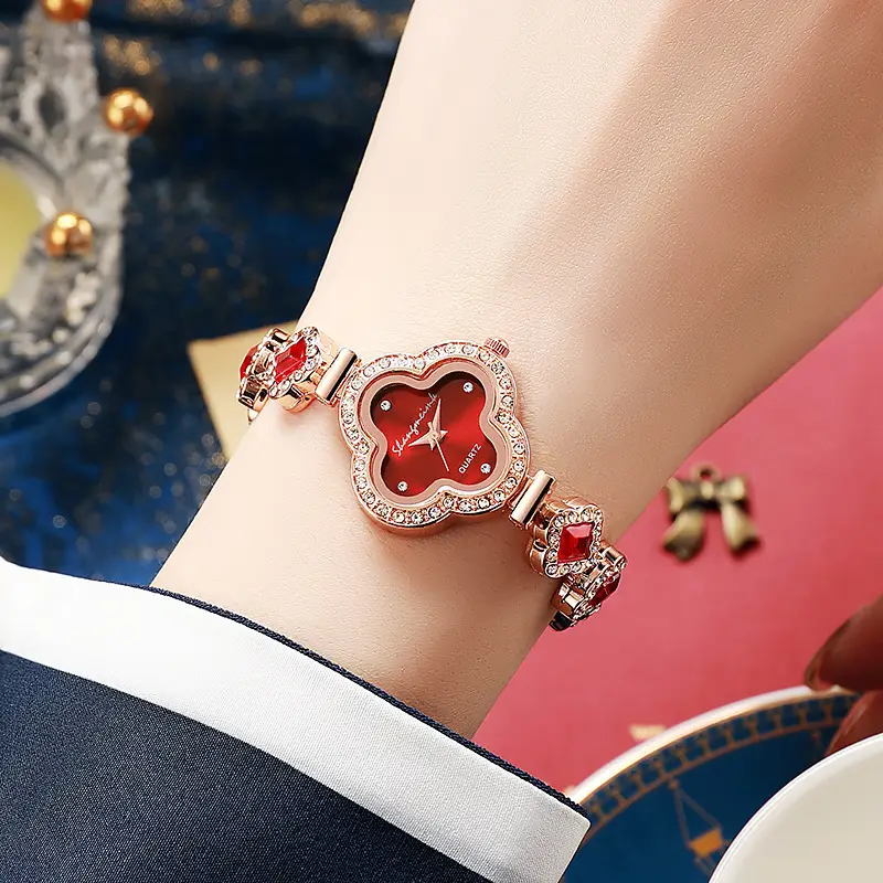 Purple Four Leaf Clover Women's Quartz Watch with Gemstone Bracelet — feature 8