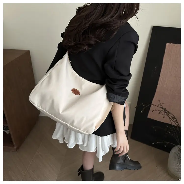 Women's White Oxford Tote Bag Large Capacity Crossbody Shoulder Commuter — feature 8