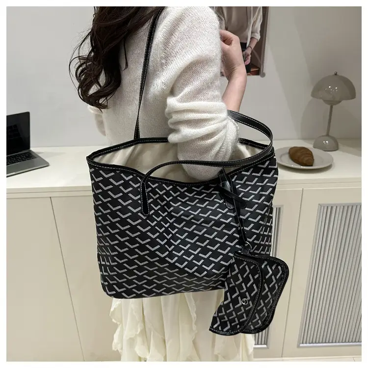 Blue Printed Vintage Mother-son Tote Bag 2025 Spring Summer — feature 18