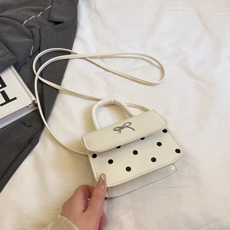 White Korean Style Bow Bag for Women - Image 2