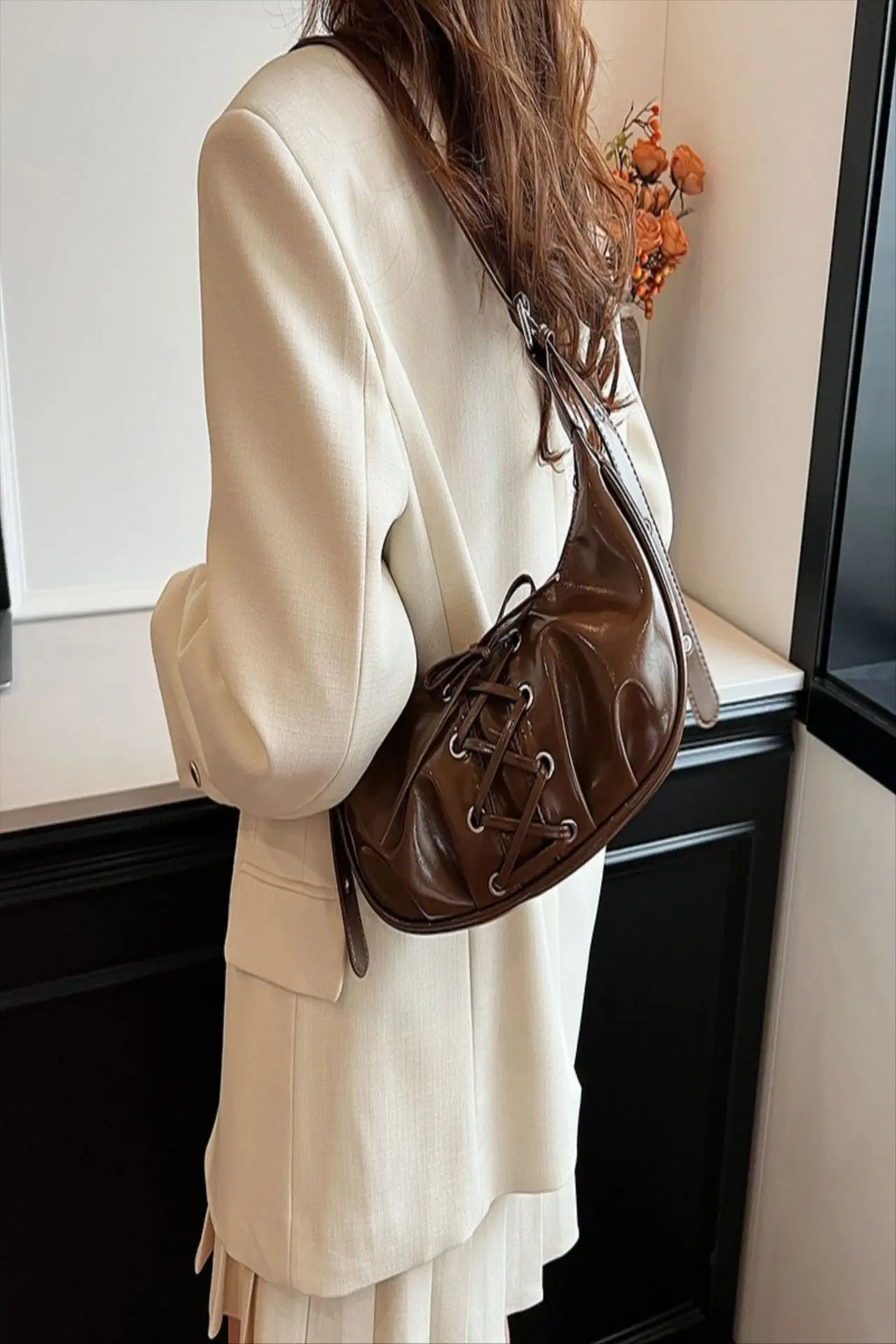 Brown Pleated Bow Tie Women's Shoulder Bag 2026 — feature 6