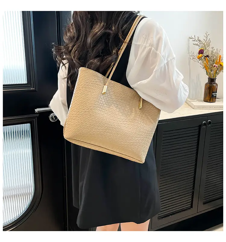 2025 Women's White Textured Shoulder Bag with White Handles — feature 19
