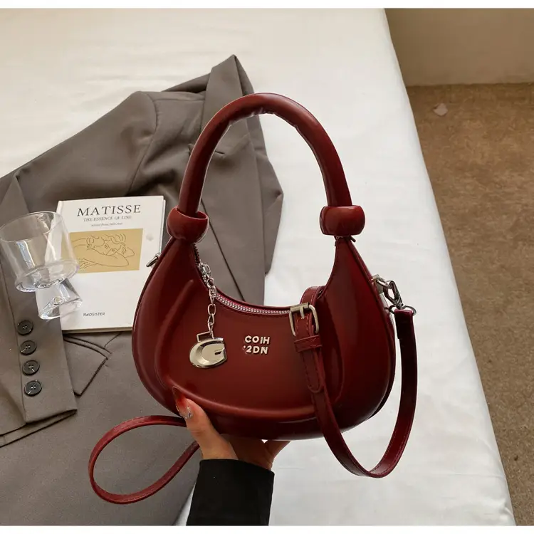 Women's Creamy Retro Shoulder Bag 2025 New — feature 21