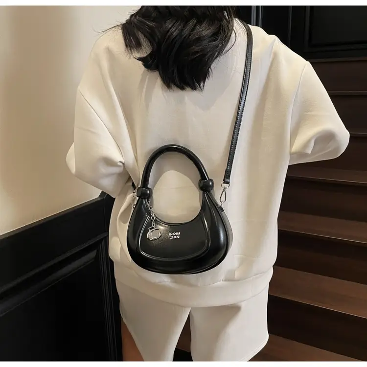 Women's Creamy Retro Shoulder Bag 2025 New — feature 31