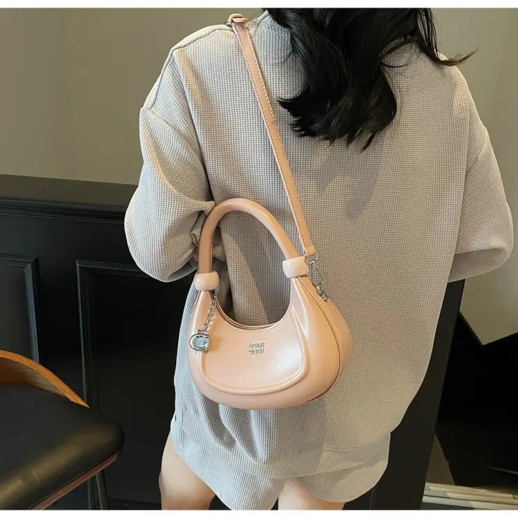 Women's Creamy Retro Shoulder Bag 2025 New — feature 32