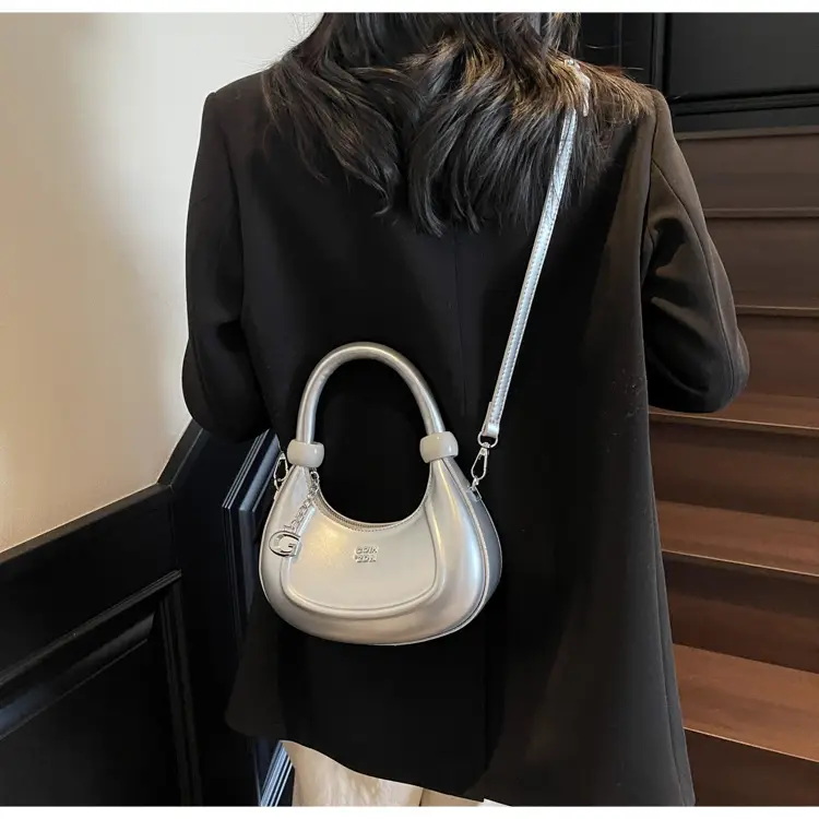 Women's Creamy Retro Shoulder Bag 2025 New — feature 37
