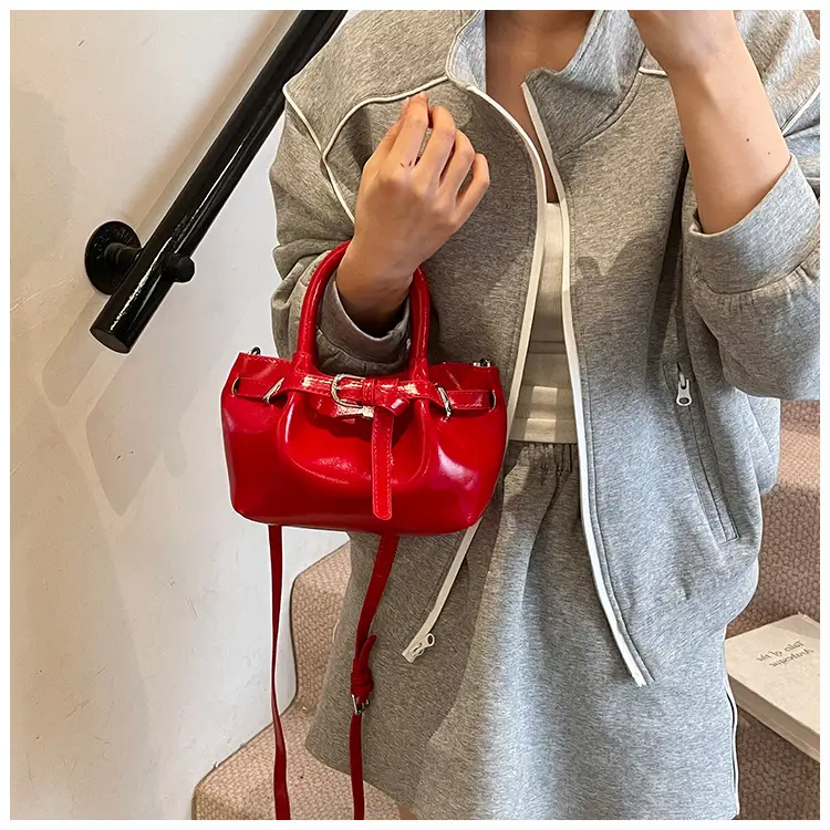 Women Pleated Handbag Gold One Shoulder Bucket Bag — feature 13