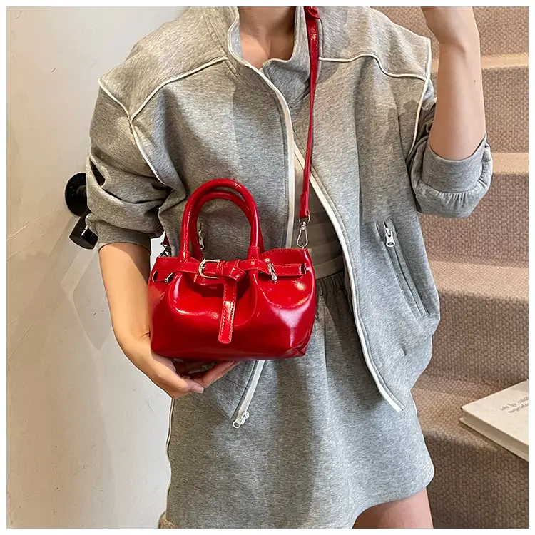 Women Pleated Handbag Gold One Shoulder Bucket Bag — feature 15