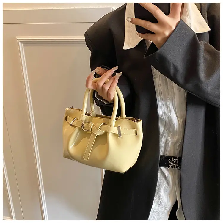 Women Pleated Handbag Gold One Shoulder Bucket Bag — feature 7