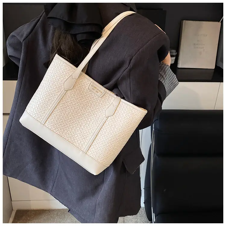 Pink Cross-Border Shoulder Bag 2025 New Spring — feature 16