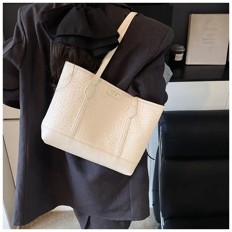 Pink Cross-Border Shoulder Bag 2025 New Spring — feature 17
