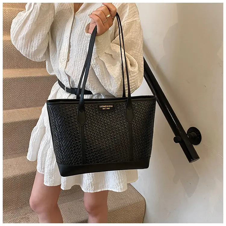 Pink Cross-Border Shoulder Bag 2025 New Spring — feature 33