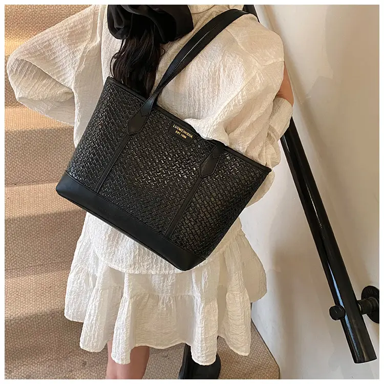 Pink Cross-Border Shoulder Bag 2025 New Spring — feature 38