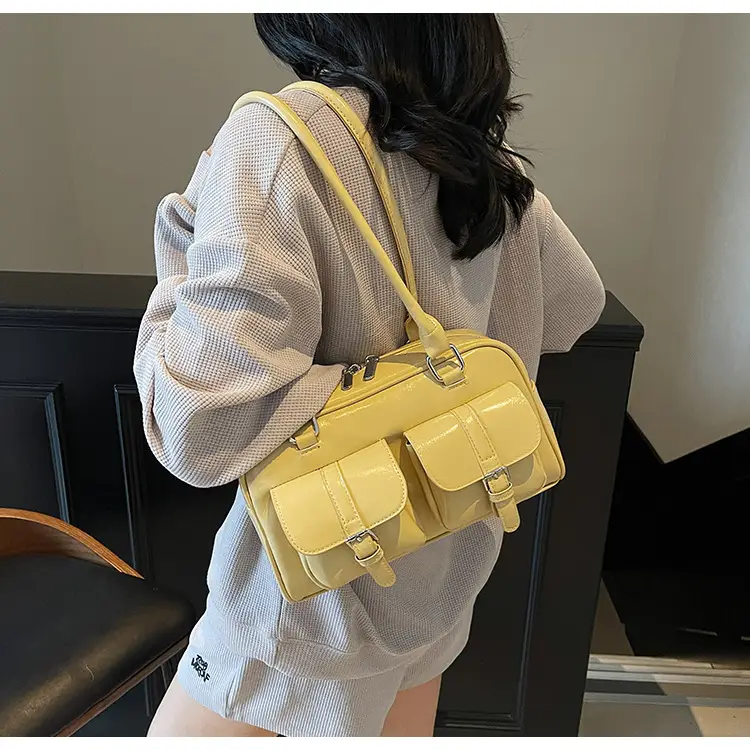 Brown Retro Shoulder Bag for Women with 5 Pockets — feature 39