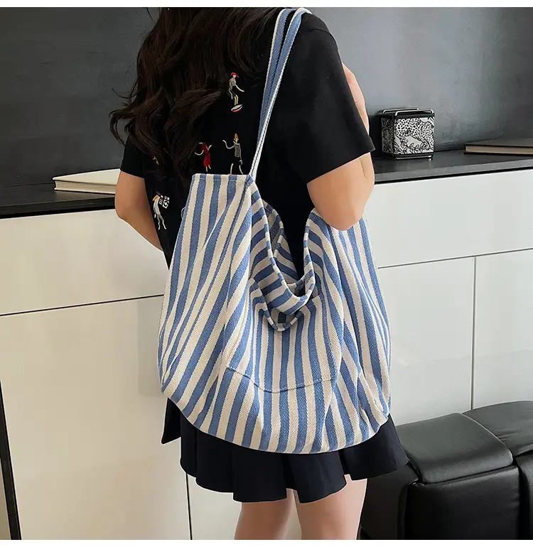 Red Striped Canvas Shoulder Bag for Women 2026 — feature 11