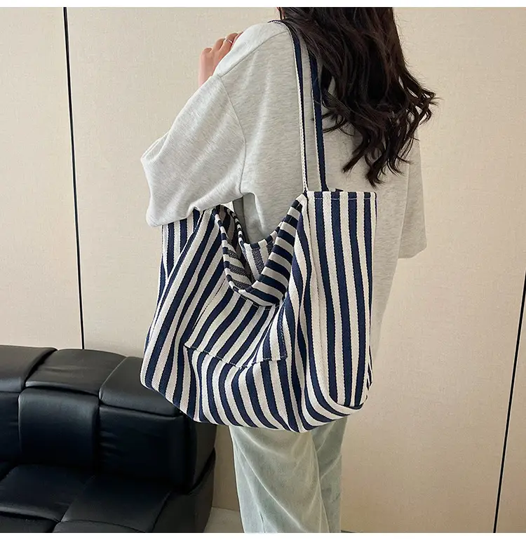 Red Striped Canvas Shoulder Bag for Women 2026 — feature 22