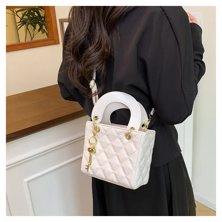 New Korean Style Textured Black Shoulder Bag for Women — feature 12
