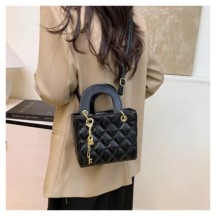 New Korean Style Textured Black Shoulder Bag for Women — feature 14