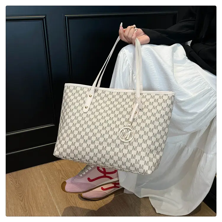 Pink Letter Printed Shoulder Bag for Women 2025 — feature 18