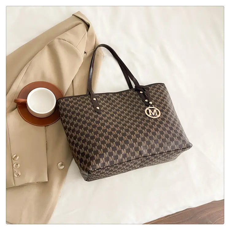 Pink Letter Printed Shoulder Bag for Women 2025 - Image 3