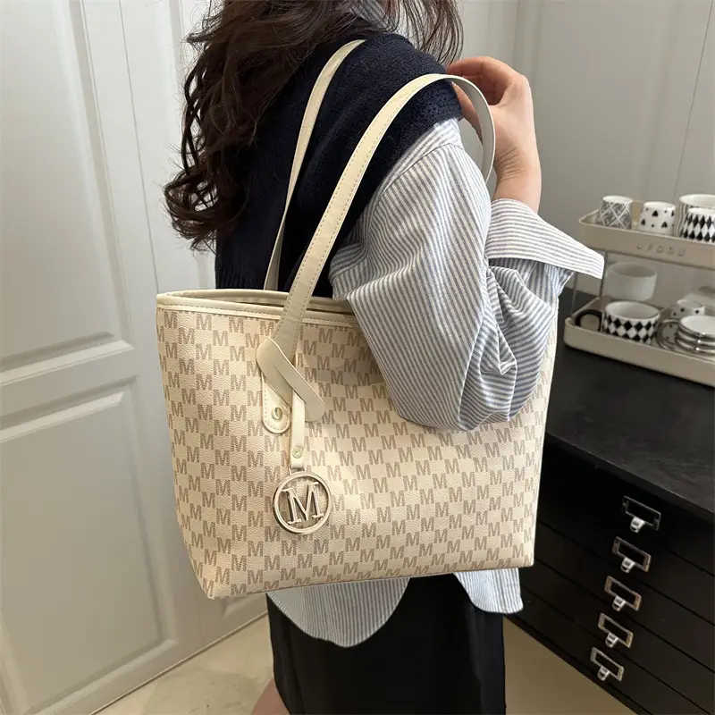 Women Printed Tote Bag Large Capacity Leather Handle — feature 21